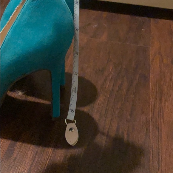 Jessica Simpson High Heels - Picture 3 of 6